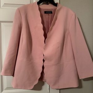 Kasper 18w Light Pink Blazer scalloped